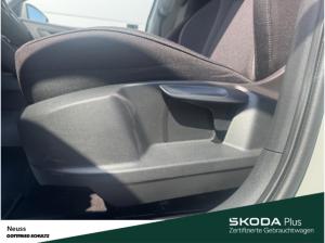 Skoda Karoq TOUR TSI DSG AHK NAVI SITZHEIZUNG EINPARKHILFE LED