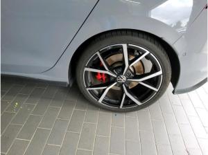 Volkswagen Golf VIII 2.0 TSI DSG GTI DAB+ ACC BlackStyle IQLight LED-Matrix Lederpaket Navi Pano RearView KeylessAcc