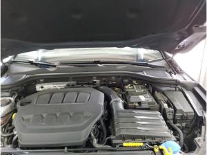 Volkswagen Golf VIII 2.0 TSI DSG GTI DAB+ ACC BlackStyle IQLight LED-Matrix Lederpaket Navi Pano RearView KeylessAcc
