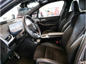 BMW 220 220i Active Tourer M Sport + DA+ + PA+ + AHK + PANO + ADAP LED + HUD + UVM