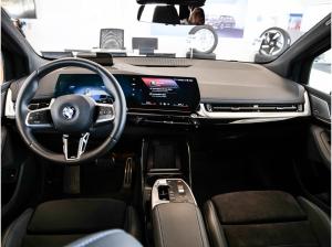 BMW 220 220i Active Tourer M Sport + DA+ + PA+ + AHK + PANO + ADAP LED + HUD + UVM