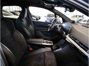 BMW 220 220i Active Tourer M Sport + DA+ + PA+ + AHK + PANO + ADAP LED + HUD + UVM