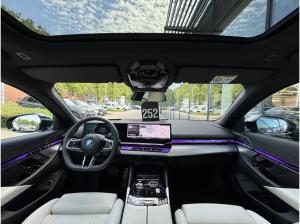 BMW 550 550e xDrive Tou M Sport AHK PANO Ad.Fahr.Pro B&W
