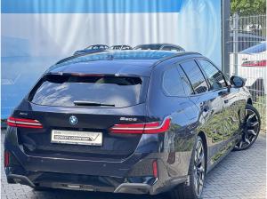 BMW 550 550e xDrive Tou M Sport AHK PANO Ad.Fahr.Pro B&W