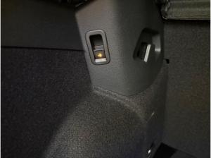 Volkswagen Golf VIII Life 2,0 TDI Energy-AHK-IQ.Light