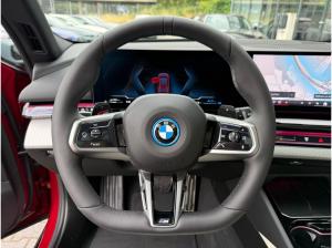 BMW 550 e xDrive Touring M Sport //Stop&Go B&W Pano