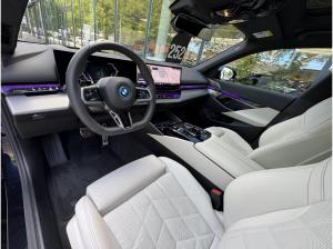 BMW 550 550e xDrive Tou M Sport AHK PANO Ad.Fahr.Pro B&W