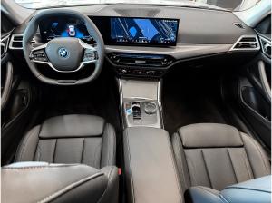 BMW i4 eDrive35 DA + ACC + Glasdach + 17
