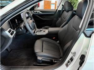 BMW i4 eDrive35 DA + ACC + Glasdach + 17