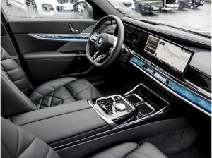 BMW 740 740d xDrive M SPORT+HuD+DA PROF+360°+STANDHZG+SKYLOUNGE