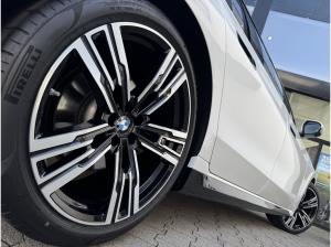 BMW 740 740d xDrive M Sport DA/PA Prof SkyPano TV AHK