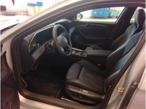 Volkswagen Passat Variant R-Line 2.0 TDI 4M +AHK+SHZG+PANO