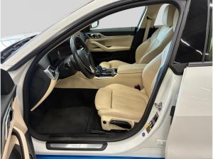 BMW i4 Gran Coupe LED/PDC/SHZ *SOFORT*