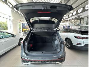 Volkswagen Tiguan 1.5 eTSI DSG R-Line SOFORT VERFÜGBARLeder Navi IQ.Drive Pre Winterrräder