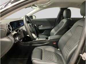Mercedes-Benz CLA 200 Coupe NAVI/SHZ/MFL/LED *SOFORT*