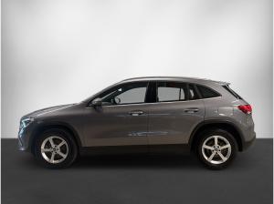 Mercedes-Benz GLA 200 NAVI/LED/SHZ/MFL *SOFORT*