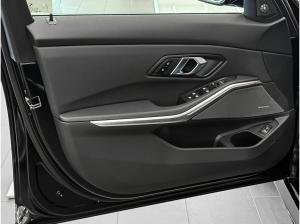 BMW 318 318i M Sportpaket Pro * Harman Kardon * Pano * Komfortzugang * Rückfahrkamera