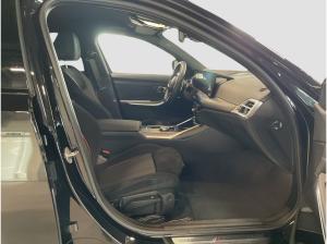 BMW 320 i Touring M Sport LiveCockpitProf Kamera LED