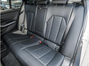 BMW 330 330i xDrive Limo M Sport AHK DA PA 360° HiFi HUD