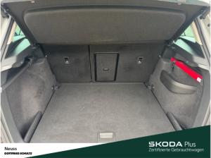 Skoda Karoq TOUR TSI DSG AHK NAVI SITZHEIZUNG EINPARKHILFE LED