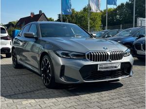 BMW 330 e xDrive M Sport //HeadUp Stop&Go Schiebedach 19 LM