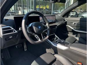 BMW 330 e xDrive M Sport //HeadUp Stop&Go Schiebedach 19 LM