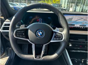 BMW 330 e xDrive M Sport //HeadUp Stop&Go Schiebedach 19 LM