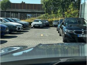 BMW 330 e xDrive M Sport //HeadUp Stop&Go Schiebedach 19 LM