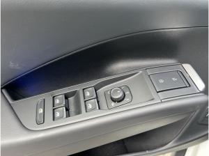 Volkswagen T-Roc 1.5 eTSI R-Line SHZ+PDC+RFK+LED+CARPLAY