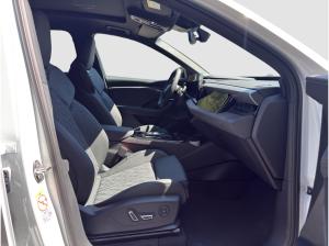 Audi Q6 e-tron quattro S line; AHK; Panorama