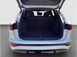 Audi Q6 e-tron quattro S line; AHK; Panorama
