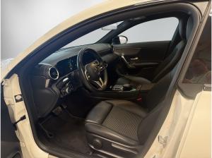 Mercedes-Benz CLA 250 NAVI/LED/SHZ *SOFORT*