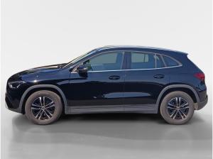 Mercedes-Benz GLA 180 NAVI/SHZ/LED *SOFORT*