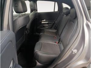 Mercedes-Benz GLA 200 NAVI/SHZ/LED *SOFORT*