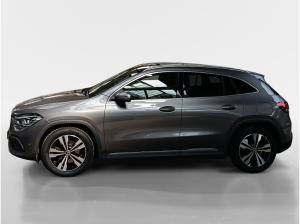 Mercedes-Benz GLA 200 NAVI/SHZ/LED *SOFORT*
