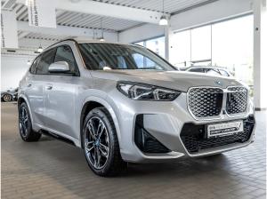 BMW iX1 eDrive20 MSport AHK Pano HeadUp ACC 19 LM