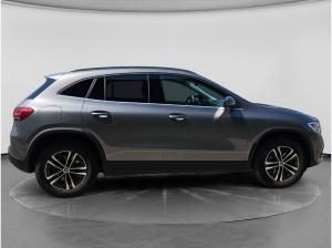 Mercedes-Benz GLA 250 NAVI/SHZ *SOFORT*