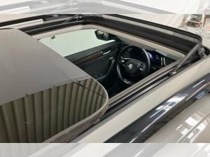 Skoda Superb Combi NAVI/SHZ/LED *SOFORT*