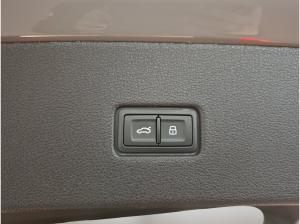 Audi SQ8 4.0 TFSI quattro competition plus STH AHK HUD