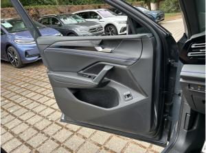 Volkswagen Tiguan 2.0 TDI DSG 4Mo. R-Line 5.-J.-GAR NAVI KAM MATRIX HUD ACC CC PRO STHZG