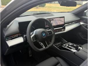 BMW i5 eDrive40 M Sport DAPlus H/K AHK Sitzlüftung