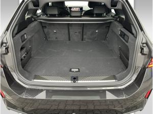BMW 540 d xDrive Touring M Sportpaket Pro Comfort Paket Innovationspaket Travel Paket Autobahnassistent uvm.