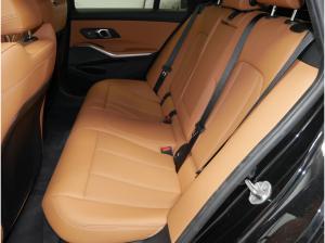BMW 318 i Tour. "M Sport" Leder, Head-Up, ParkAss+, AHK, uvm.