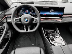 BMW 540 540d xDrive Touring * M Sportpaket * Panorama Glasdach * Lenkradheizung * Integral-Aktivlenkung * Bo