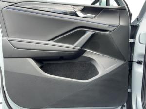 Volkswagen Tiguan R-Line 2.0 TDI DSG LED-PLUS AHK APP KAMERA