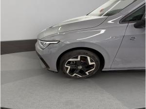 Volkswagen Golf VIII 1.5 eTSI R-Line / SOFORT VERFÜGBAR !