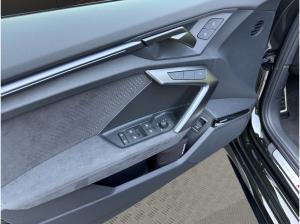 Audi RS3 Limousine / Schwarzoliv Perleffekt / PANO / MATRIX / HUD / SONOS / SPORTABGAS / 280 KMH