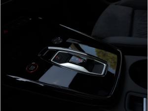Audi RS3 Limousine / Schwarzoliv Perleffekt / PANO / MATRIX / HUD / SONOS / SPORTABGAS / 280 KMH