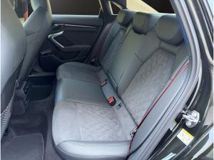 Audi RS3 Limousine / Schwarzoliv Perleffekt / PANO / MATRIX / HUD / SONOS / SPORTABGAS / 280 KMH