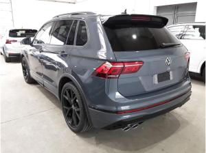 Volkswagen Tiguan R - Black-Style - AHK Kamera Pano - 8-fach bereift